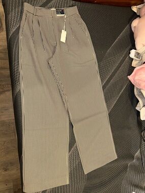 Abercrombie & Fitch Black and White Houndstooth Wide-Leg Trousers